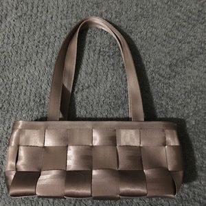 Harvey’s seatbelt purse
